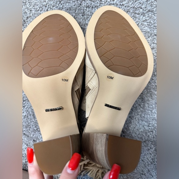 Gianni Bini Peep Toe Tassled Heels - Picture 6 of 8